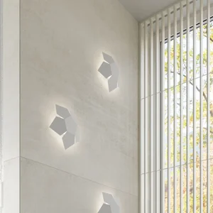 Stenska svetilka PENTA bela (30x30x8cm)