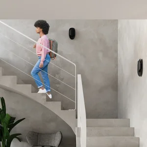 Stenska svetilka TEAR črna (13x10x30cm)