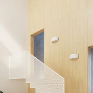 Lakirana stenska svetilka PONTIUS beli sijaj (32x9x13.5cm)