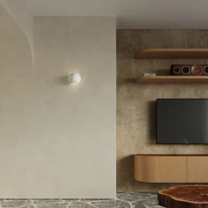 Lakirana stenska svetilka GLOBE belega sijaja (17x13.5x14.5cm)