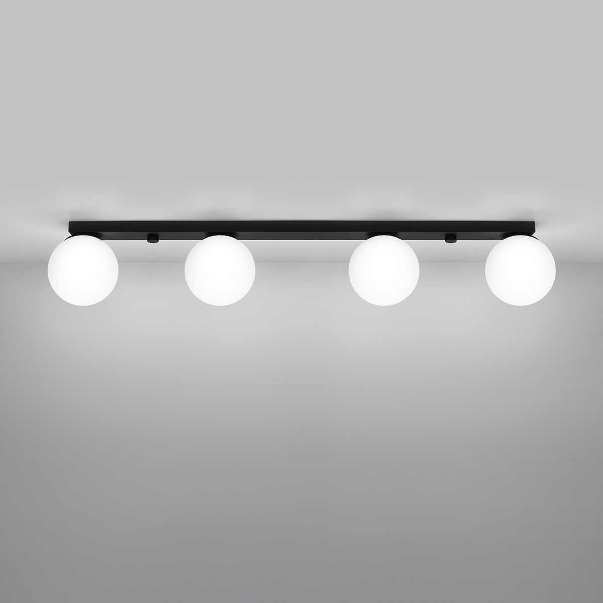 Stropna svetilka YOLI 4 črna (88x12x14.5cm)